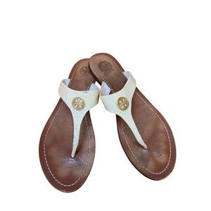 Tory Burch Cameron Ivory Patent Leather Flat Thong Sandal Gold Logo Women’s 8M
